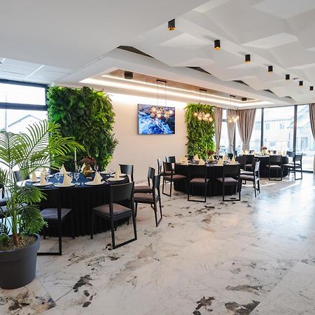 Hotel Nest Bijeljina Bagian luar foto