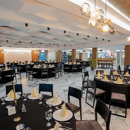 Hotel Nest Bijeljina Bagian luar foto