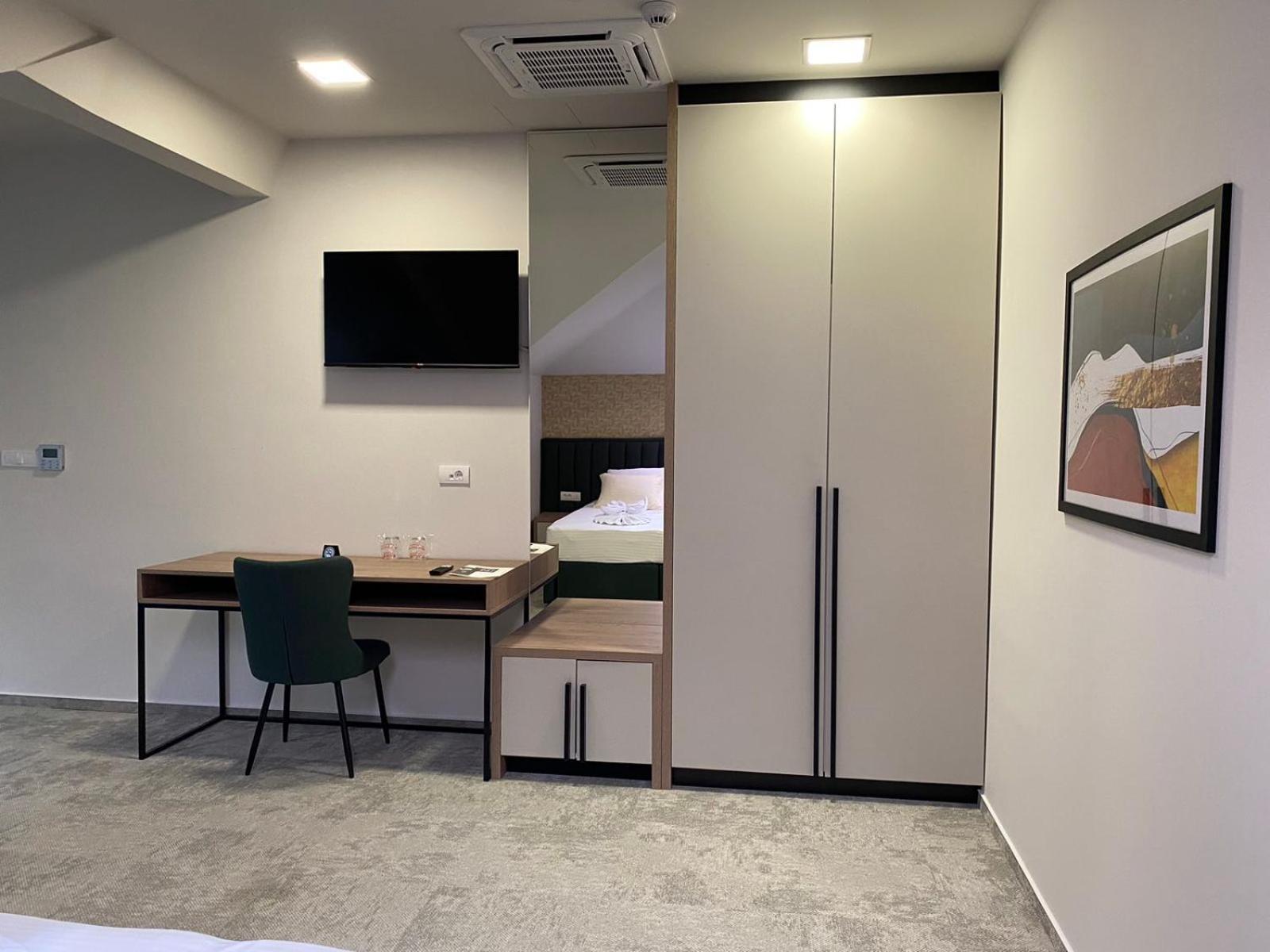 Hotel Nest Bijeljina Bagian luar foto