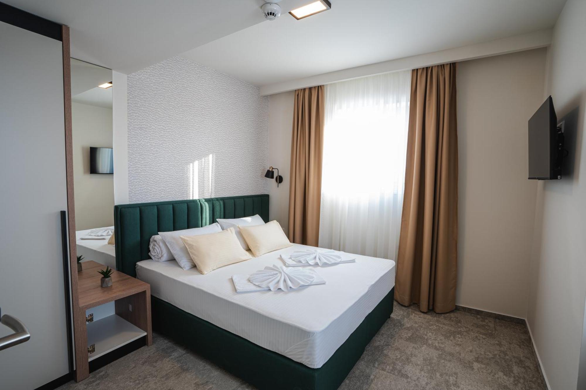 Hotel Nest Bijeljina Bagian luar foto